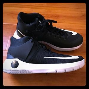 Authentic Nike KD Trey 5 IV new without box 10.5